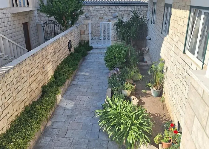 Oaza Bed & Breakfast 3*