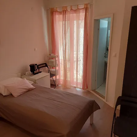 Oaza فندق مبيت وإفطار هفار